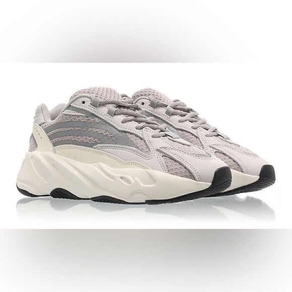 BRAND NEW adidas Yeezy Boost 700 V2 Static EF2829 SIZE 14.5 MENS Brand New!